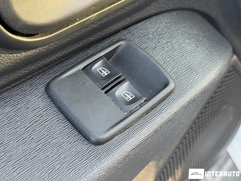 2016 Dacia Lodgy Stepway — Miniatură 17