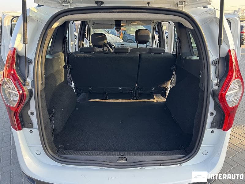2016 Dacia Lodgy Stepway — Miniatură 19