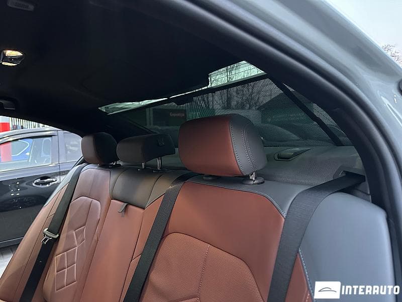 2024 BMW 530e — Miniatură 27