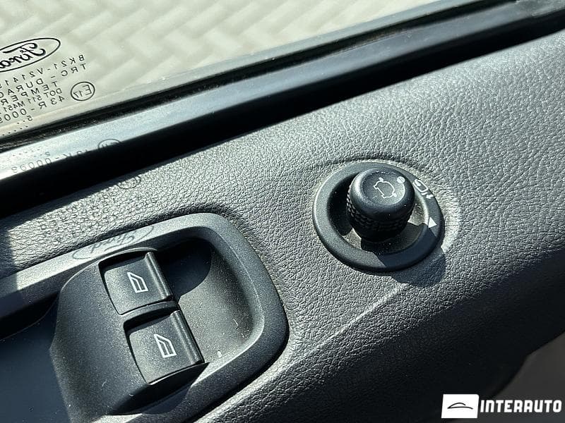 2015 Ford Transit — Miniatură 15