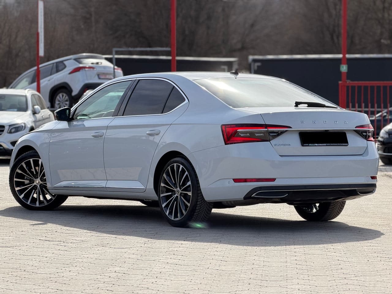 2021 Skoda Superb — Miniatură 3