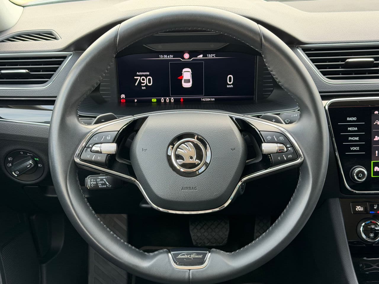2021 Skoda Superb — Miniatură 10