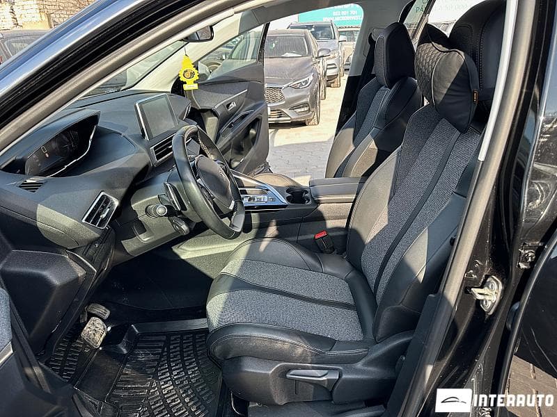2020 Peugeot 5008 — Miniatură 6