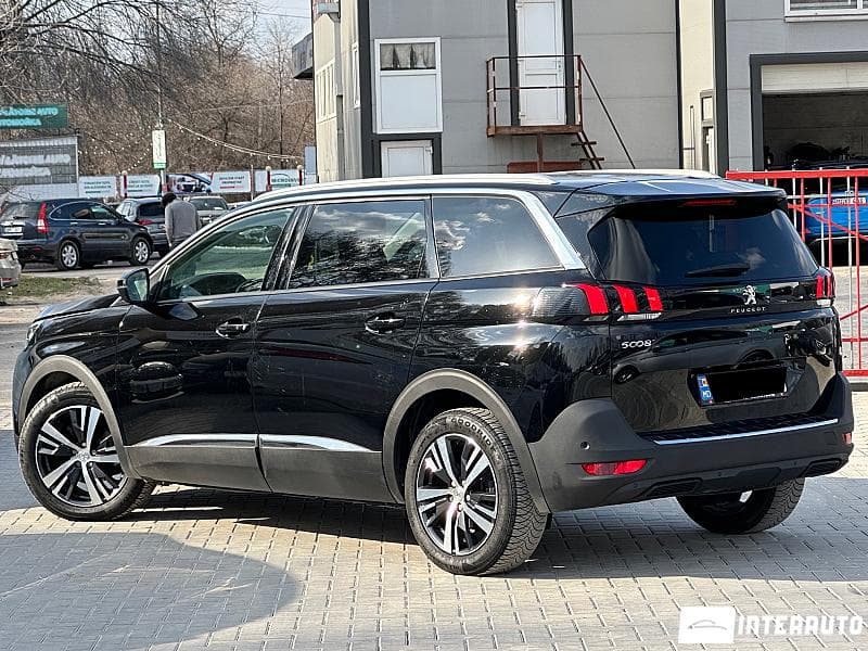 2020 Peugeot 5008 — Miniatură 4