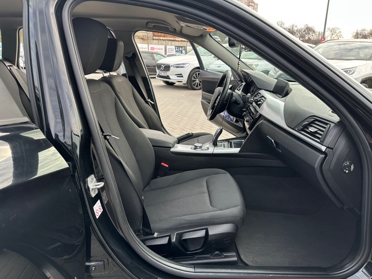 2017 BMW 318 — Miniatură 14