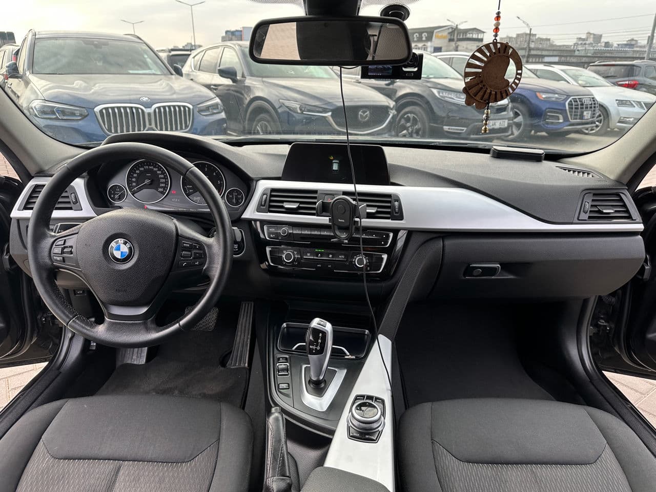 2017 BMW 318 — Miniatură 6