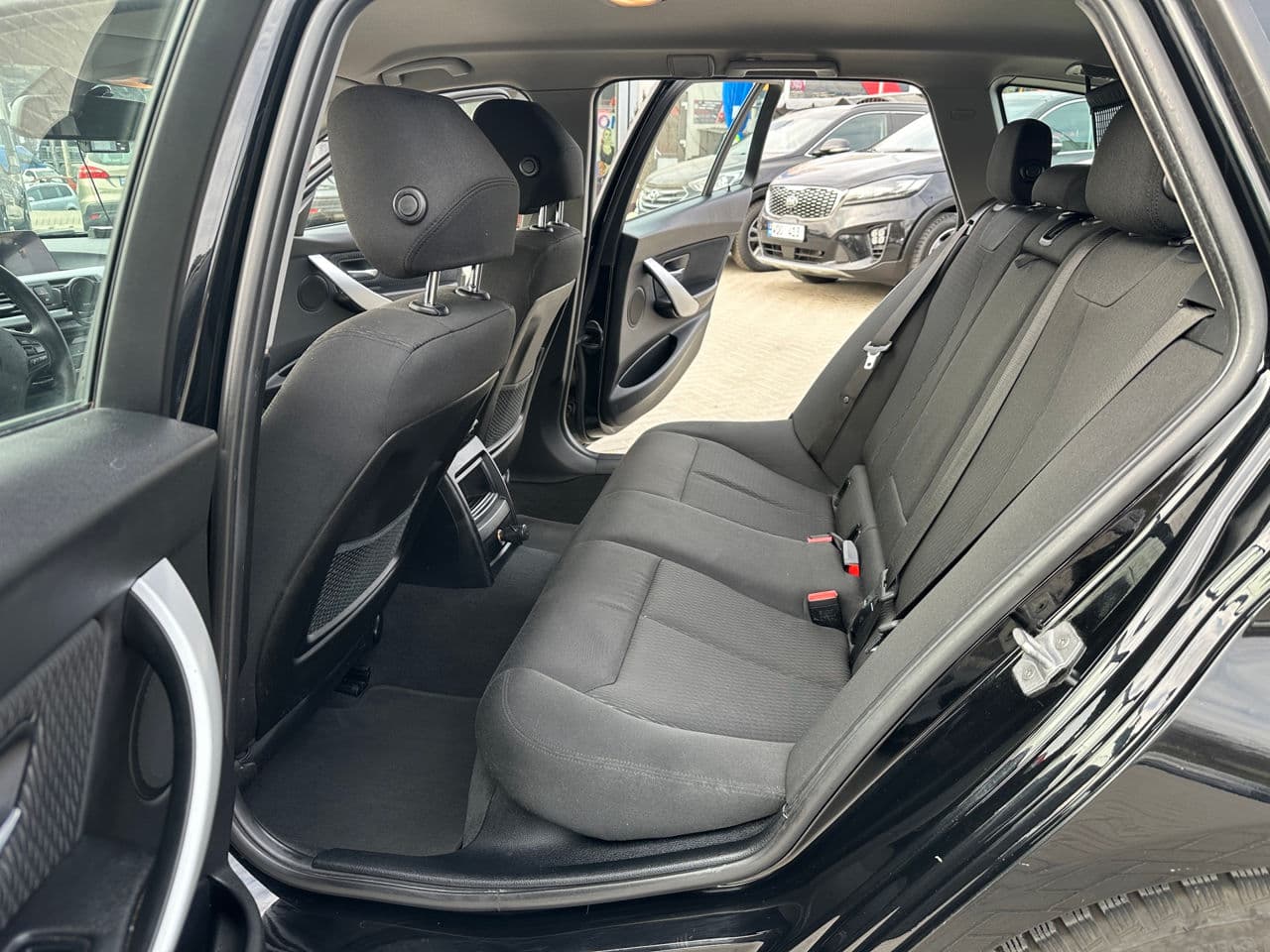 2017 BMW 318 — Miniatură 12