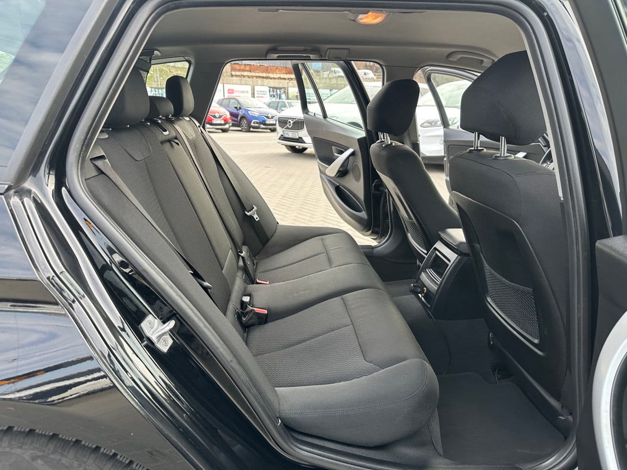 2017 BMW 318 — Miniatură 13