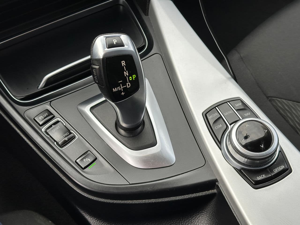 2017 BMW 318 — Miniatură 11