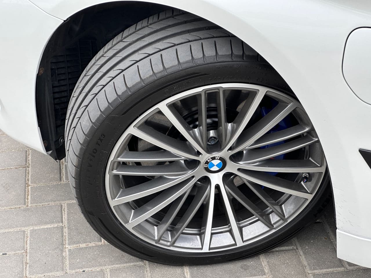 BMW 530e 2019 — Миниатюра 16