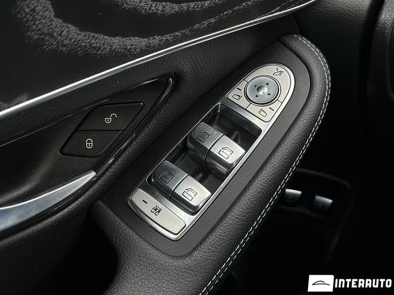 2020 Mercedes GLC 300e — Miniatură 9