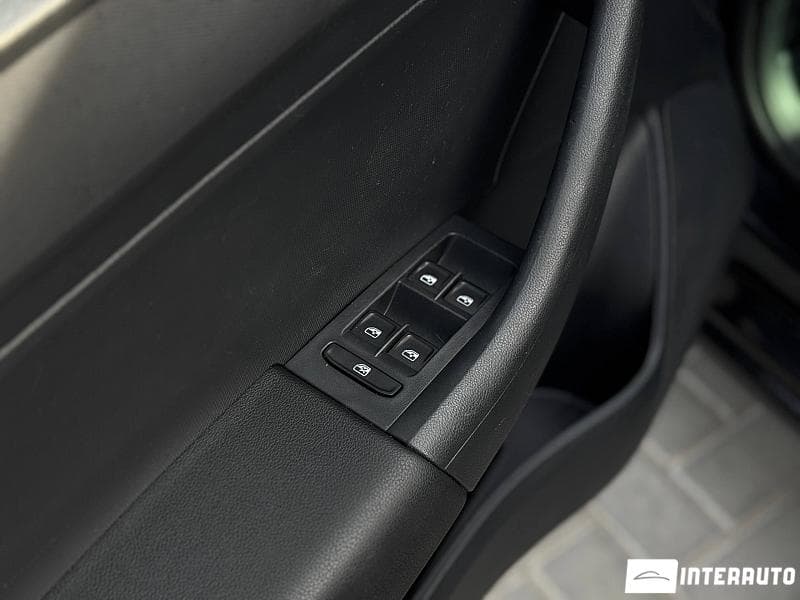 2015 Skoda Rapid — Miniatură 16