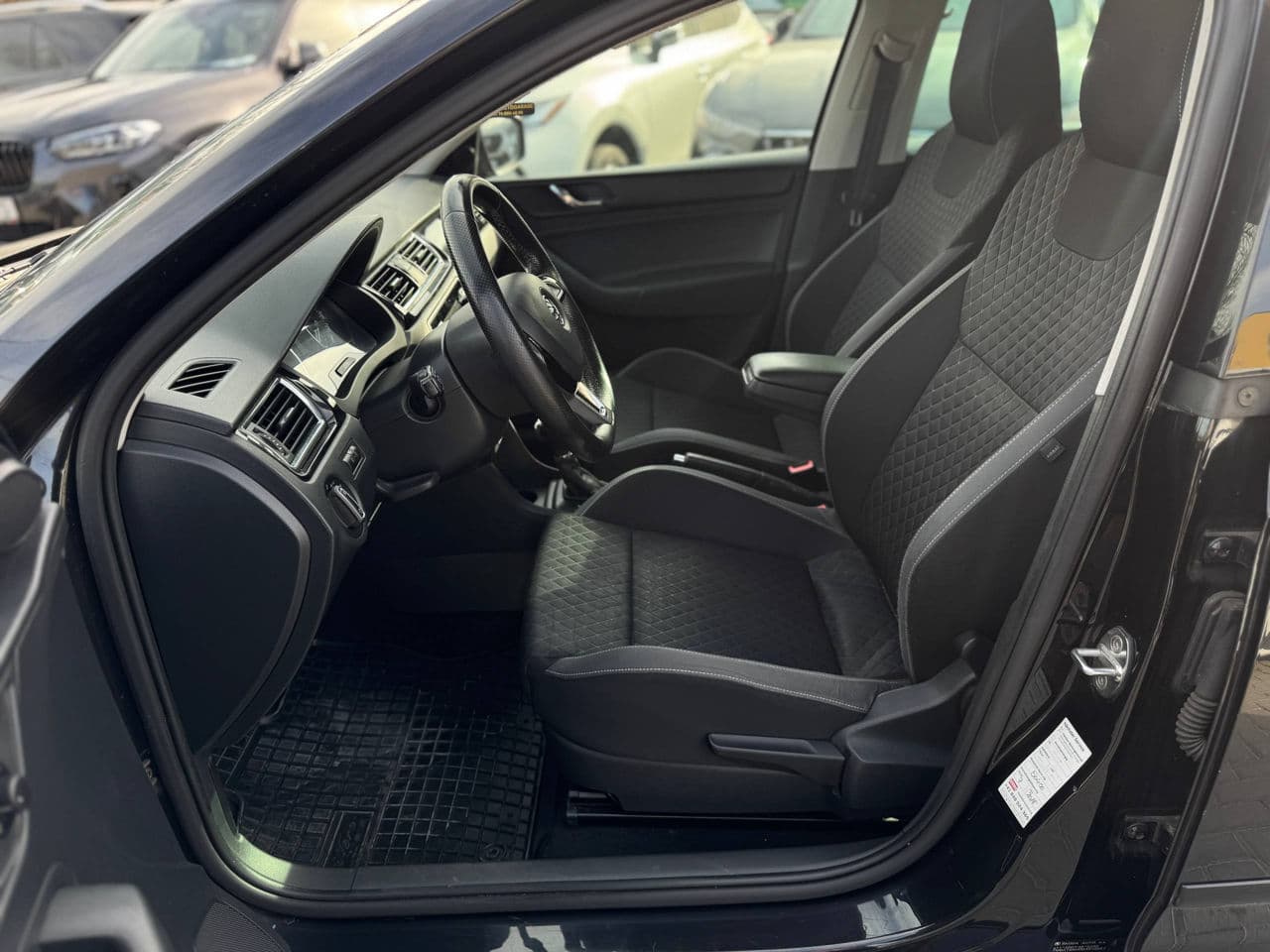 2015 Skoda Rapid — Miniatură 5
