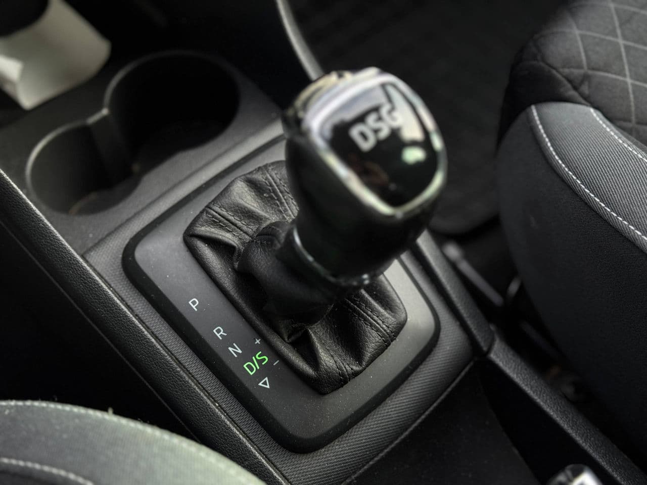 2015 Skoda Rapid — Miniatură 12