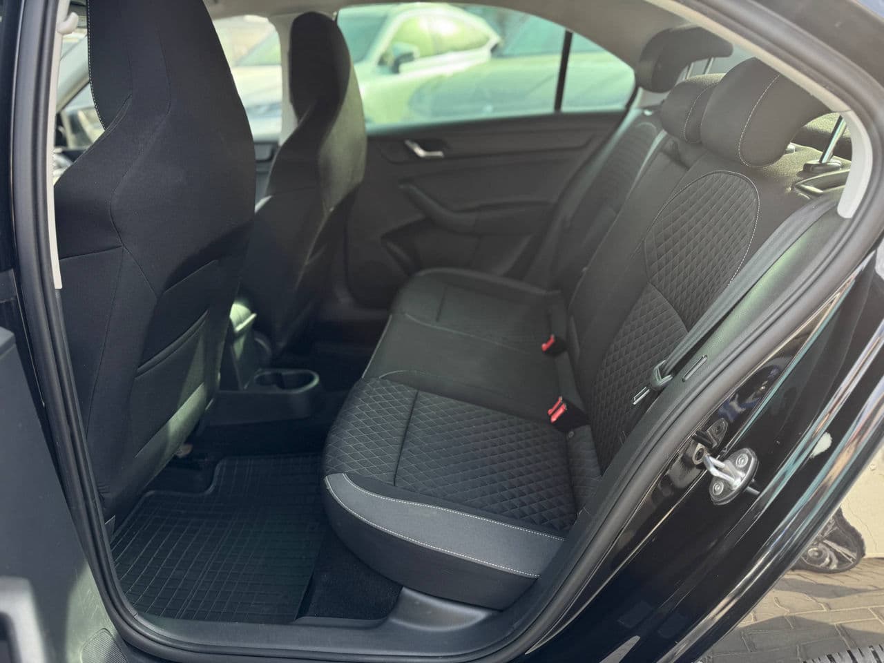 2015 Skoda Rapid — Miniatură 13