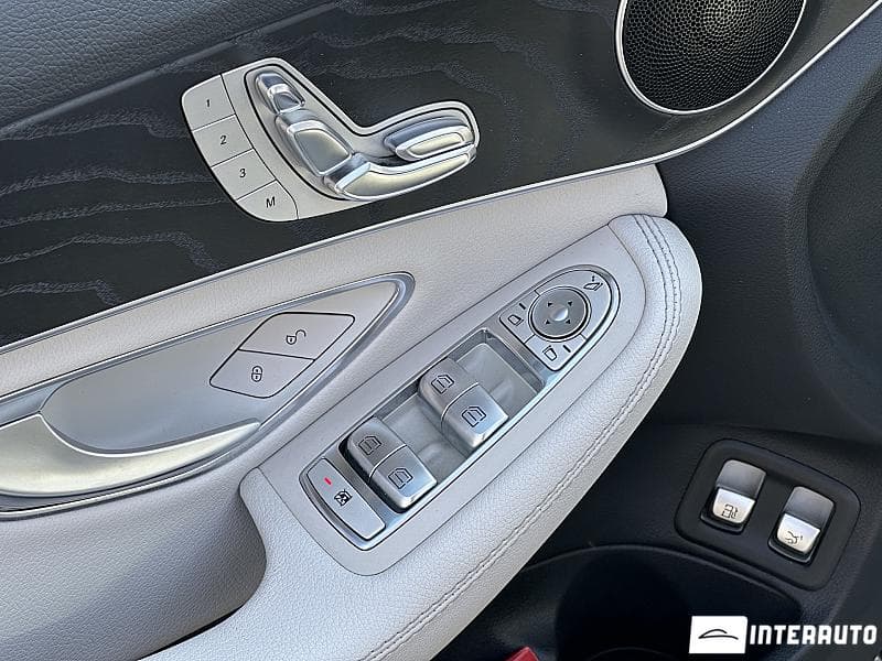 2017 Mercedes C 350e — Miniatură 18