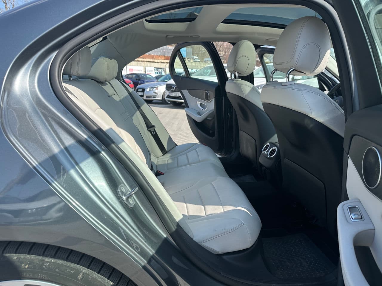 2017 Mercedes C 350e — Miniatură 14