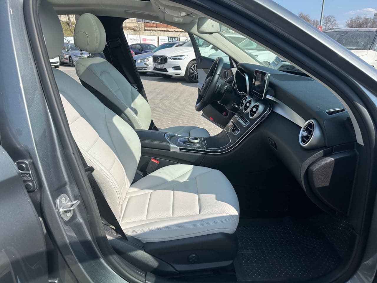 2017 Mercedes C 350e — Miniatură 16
