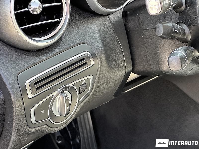 2017 Mercedes C 350e — Miniatură 19