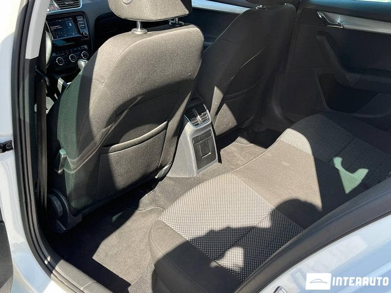 2016 Skoda Octavia — Miniatură 18