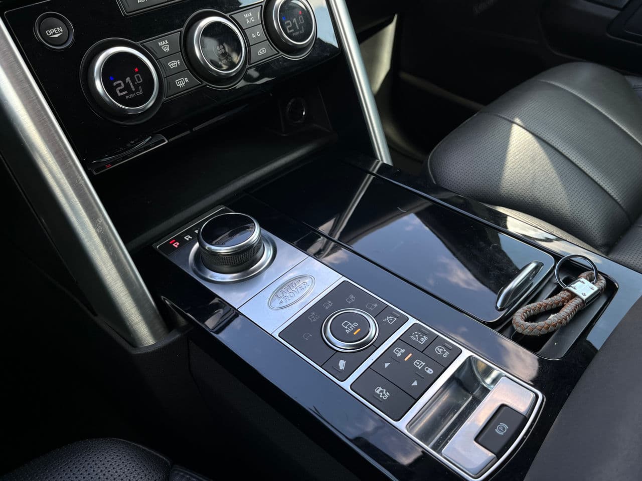 2017 Land Rover Discovery — Miniatură 19