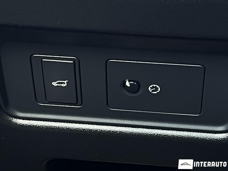 2017 Land Rover Discovery — Miniatură 12