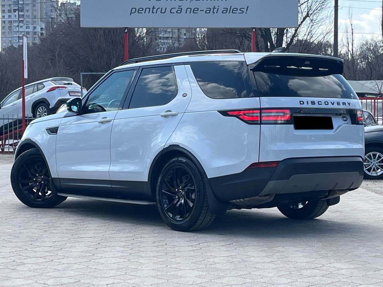2017 Land Rover Discovery — Miniatură 3