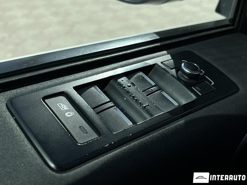 2017 Land Rover Discovery — Miniatură 8