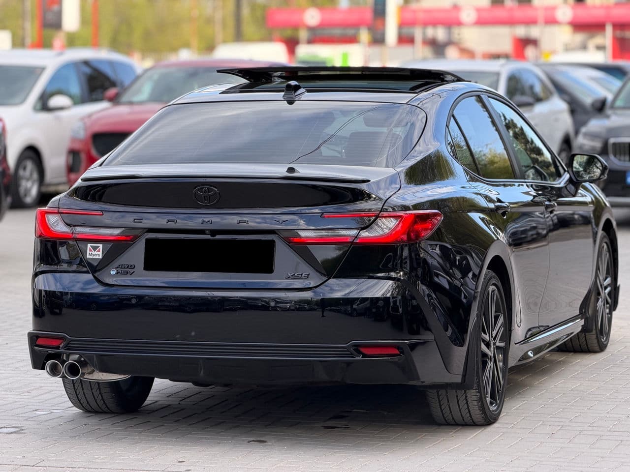 2025 Toyota Camry — Miniatură 2