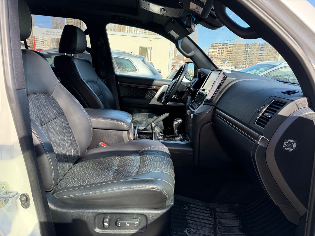 2017 Toyota Land Cruiser — Miniatură 18