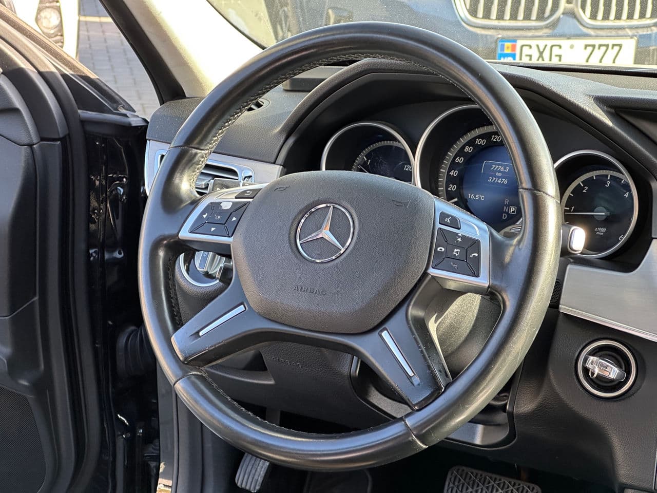 Mercedes E 220 2015 — Миниатюра 7