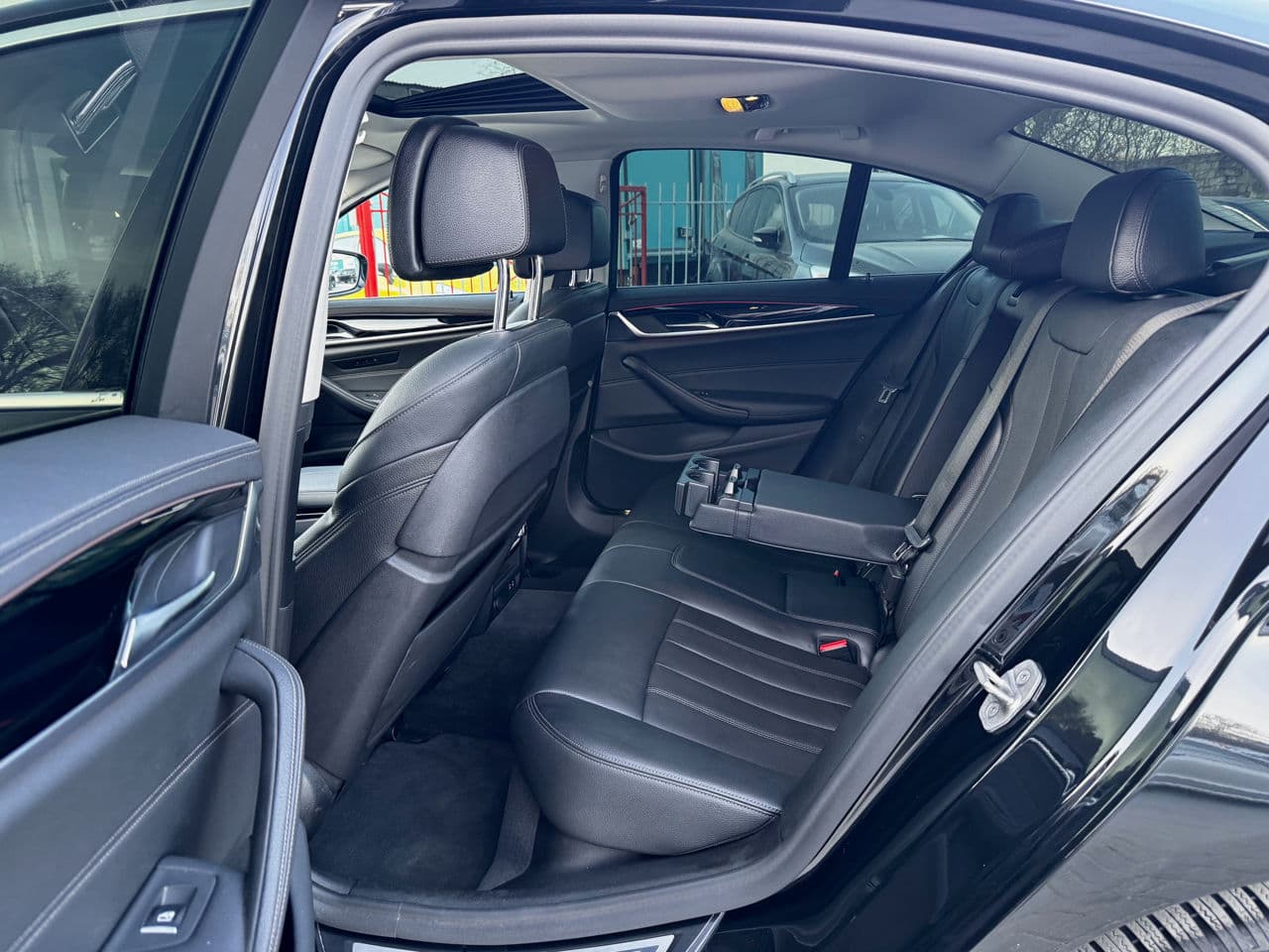 BMW 530e 2021 — Миниатюра 7