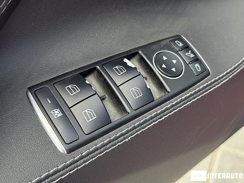 2015 Tesla Model S — Miniatură 18
