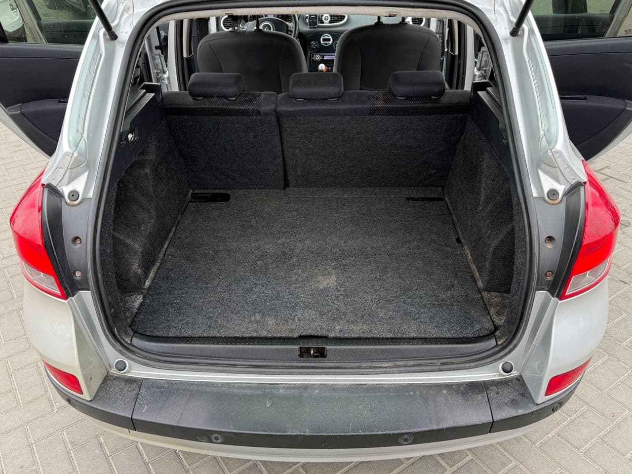 2008 Renault Clio — Miniatură 15