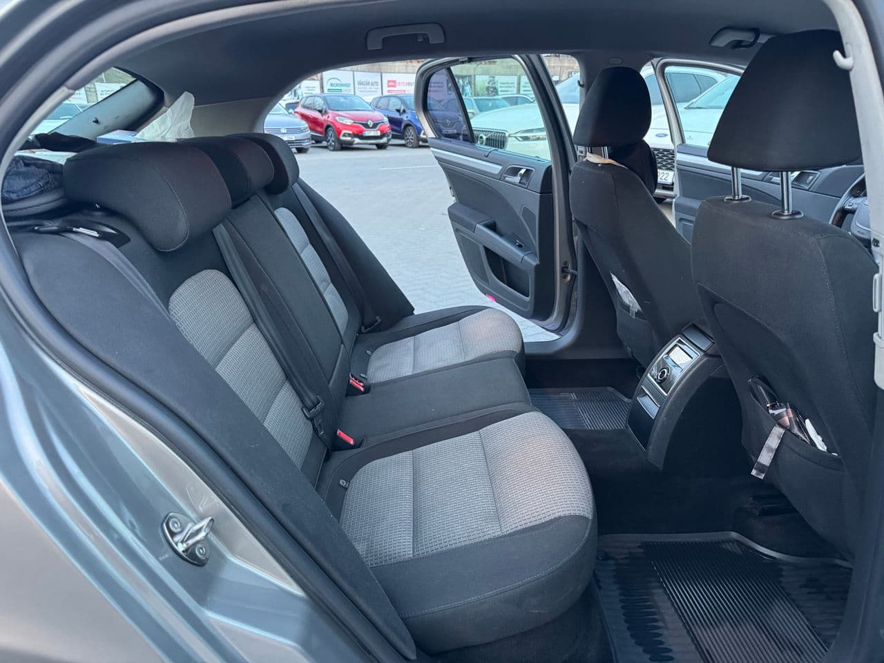 2010 Skoda Superb — Miniatură 12