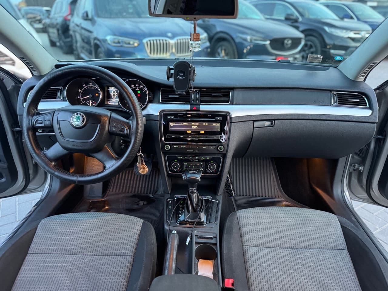 2010 Skoda Superb — Miniatură 6