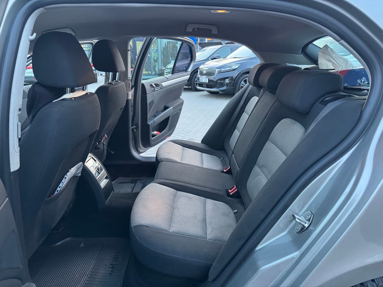 2010 Skoda Superb — Miniatură 11