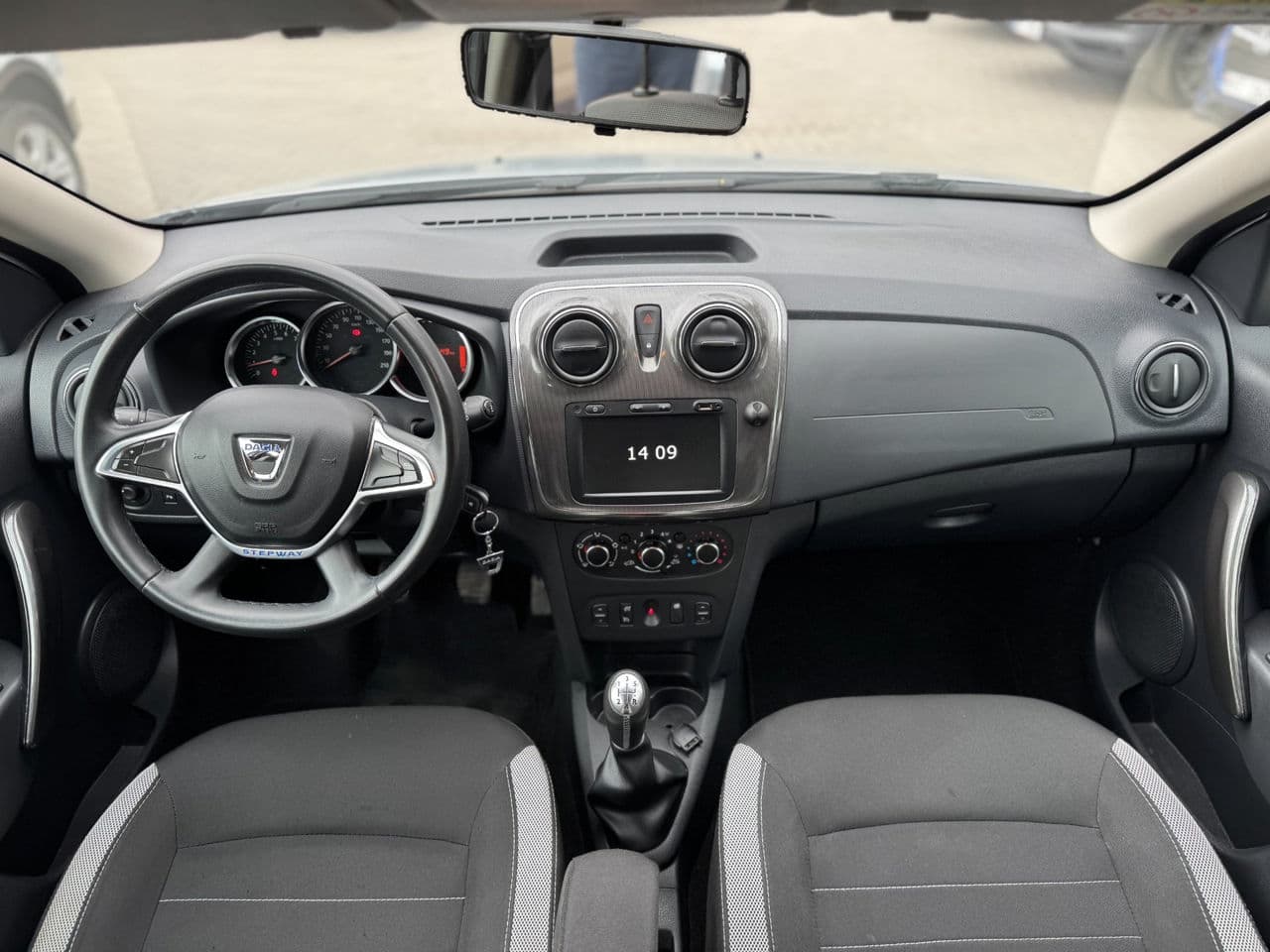 Dacia Sandero Stepway 2019 — Миниатюра 9