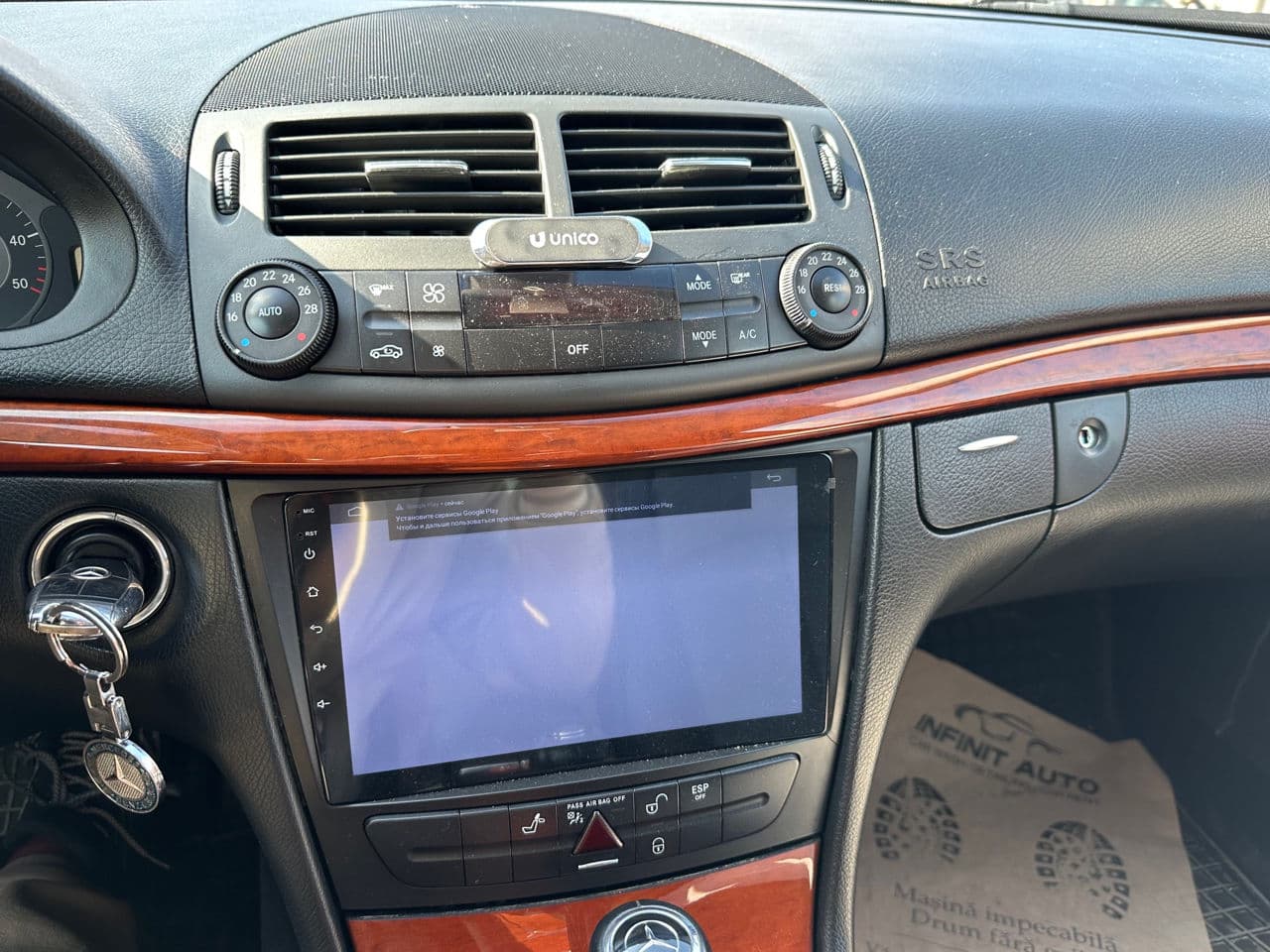2009 Mercedes E 220 — Miniatură 9