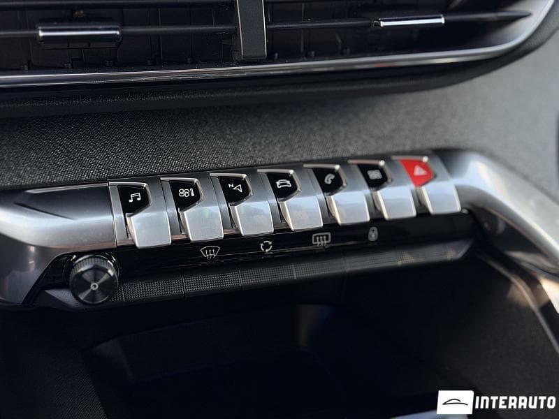 2020 Peugeot 3008 — Miniatură 16