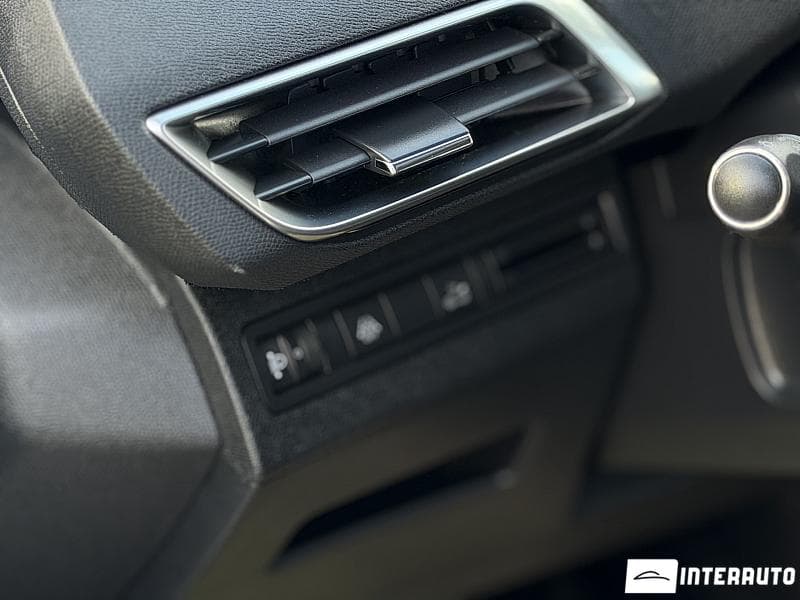 2020 Peugeot 3008 — Miniatură 12