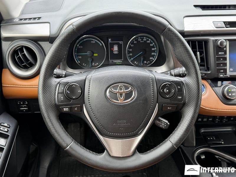 2017 Toyota Rav-4 — Miniatură 12