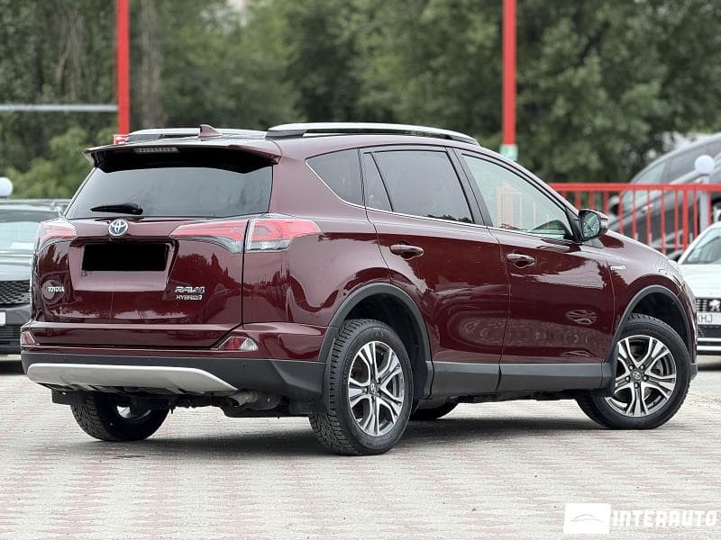 2017 Toyota Rav-4 — Miniatură 2