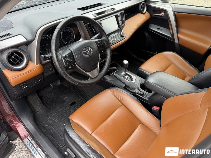 2017 Toyota Rav-4 — Miniatură 9