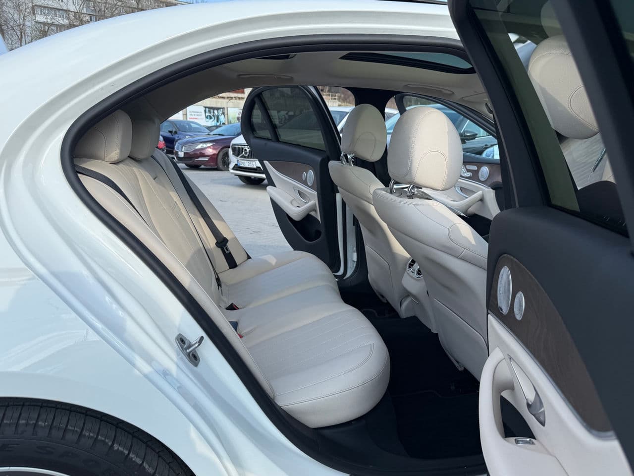2021 Mercedes E 350 — Miniatură 14