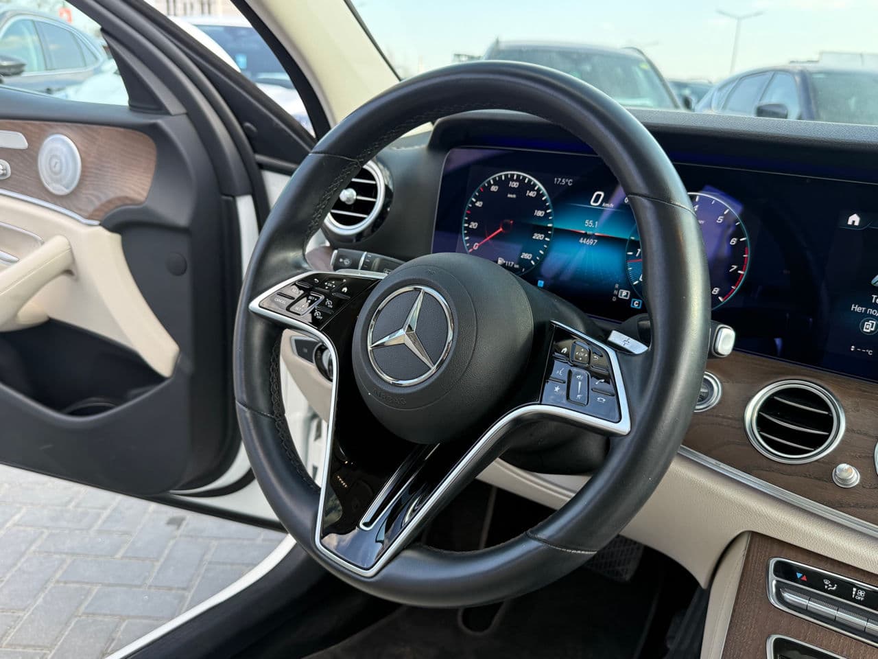 2021 Mercedes E 350 — Miniatură 7