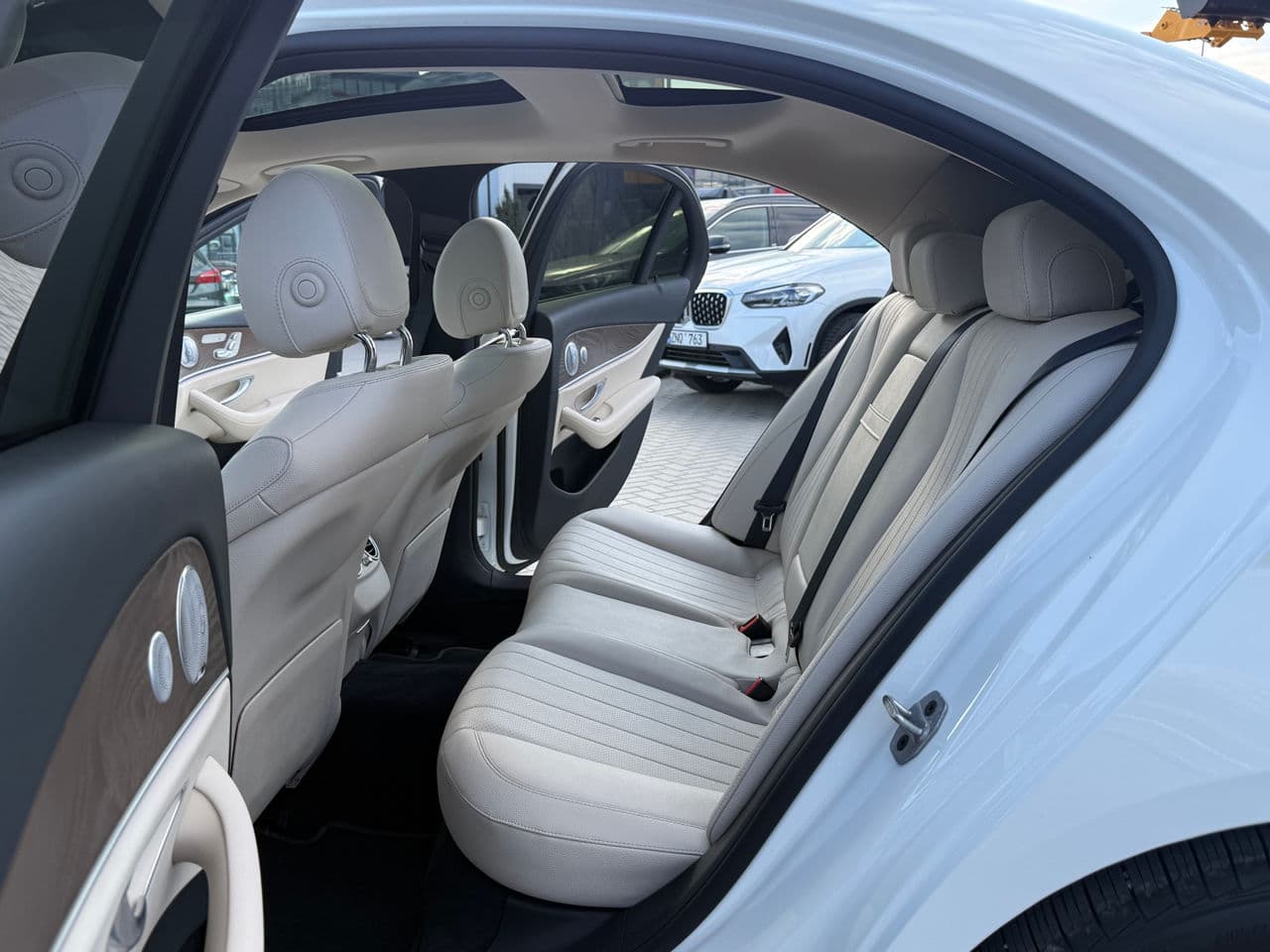 2021 Mercedes E 350 — Miniatură 13