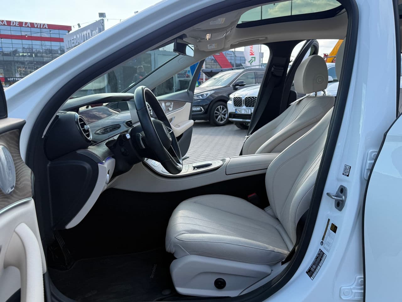 2021 Mercedes E 350 — Miniatură 5