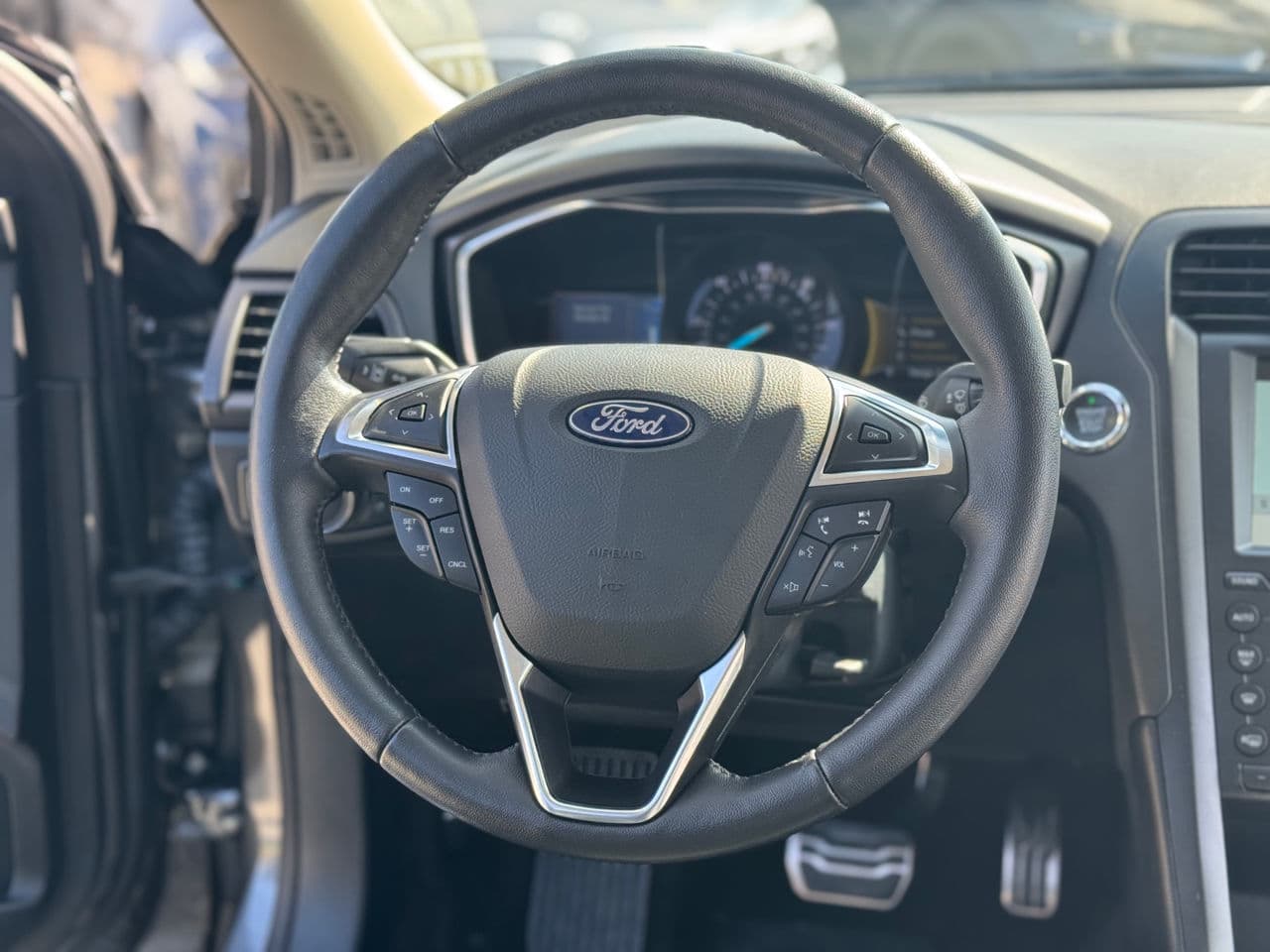 Ford Fusion 2018 — Миниатюра 7