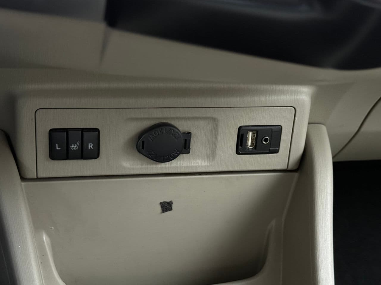 2014 Toyota Prius Plus / V — Miniatură 15